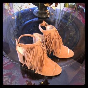 Open toe camel color NWOT Vince Camuto